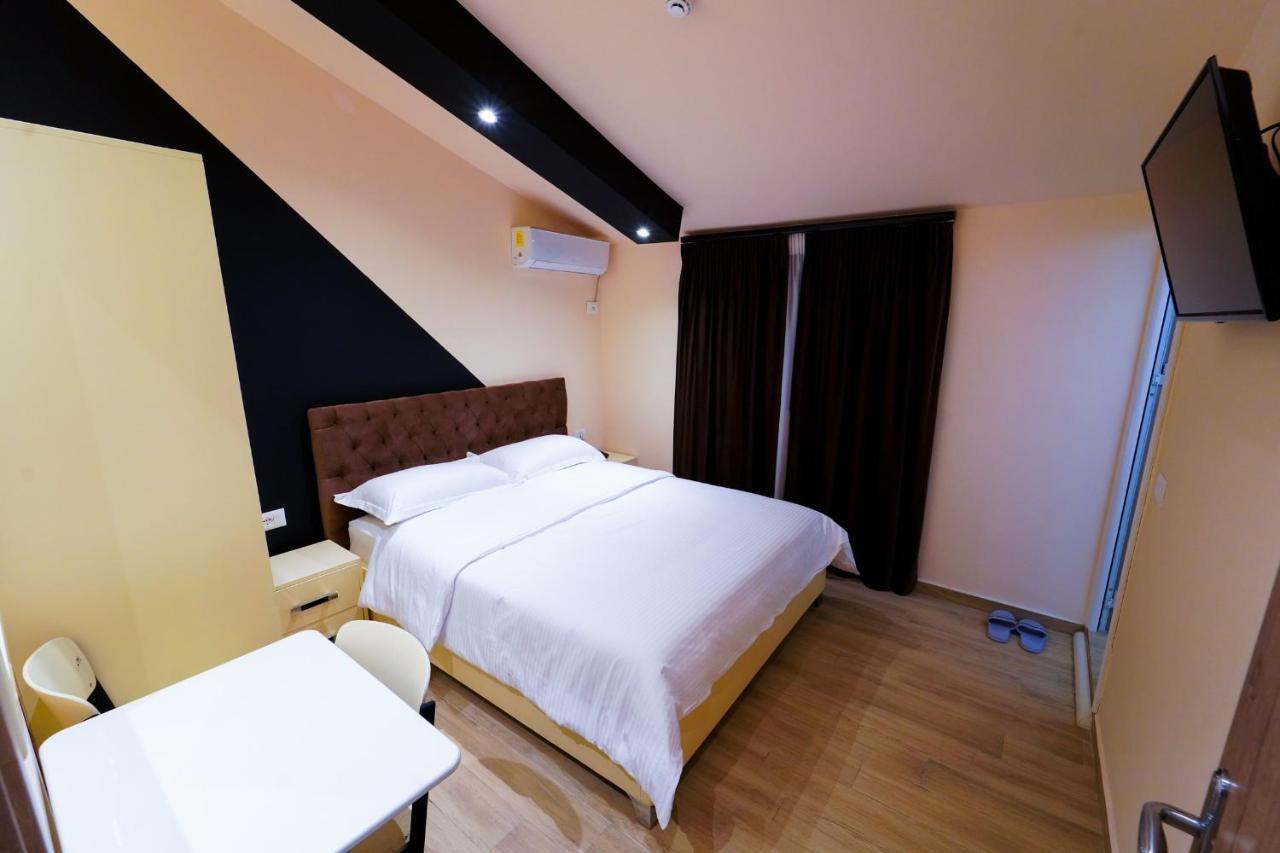 Sr99 Hotel Tirana Exterior photo