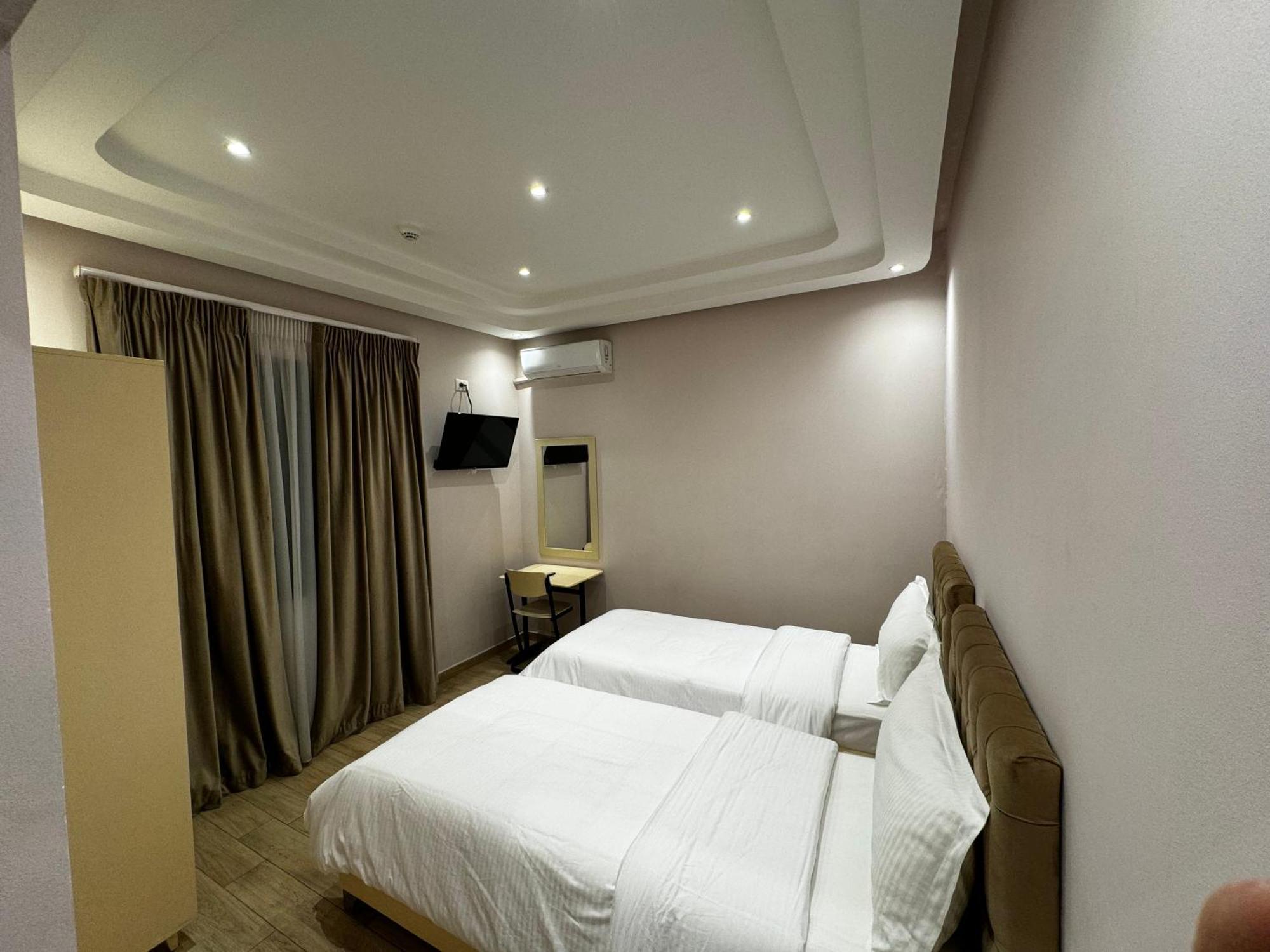 Sr99 Hotel Tirana Exterior photo